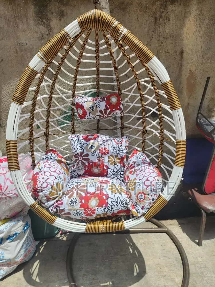 ​Luxury Single-Seater Woven Rattan Egg Swing Chair With Cushion