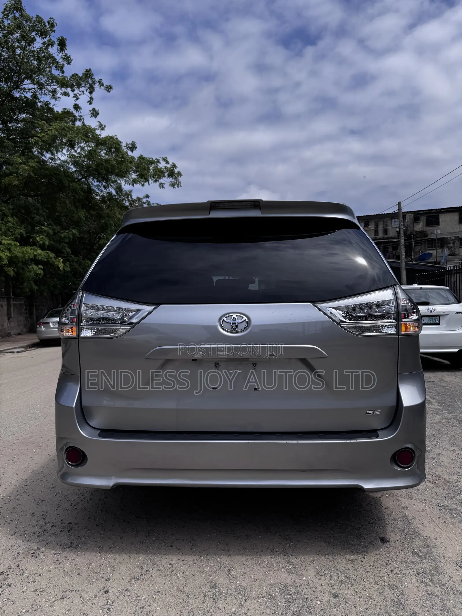 Toyota Sienna SE Premium (3.5L 6cyl 8A) 2018 Silver