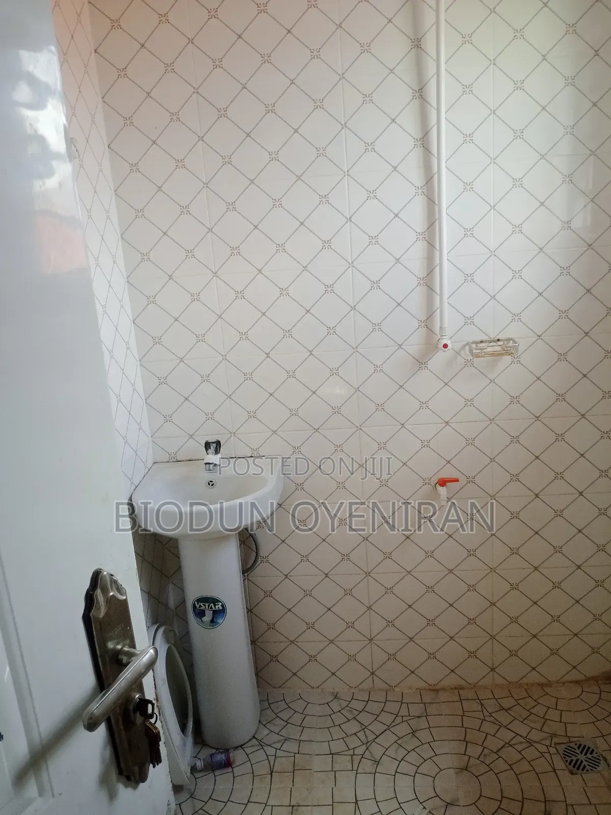 4bdrm Bungalow in Ipaja Road for sale