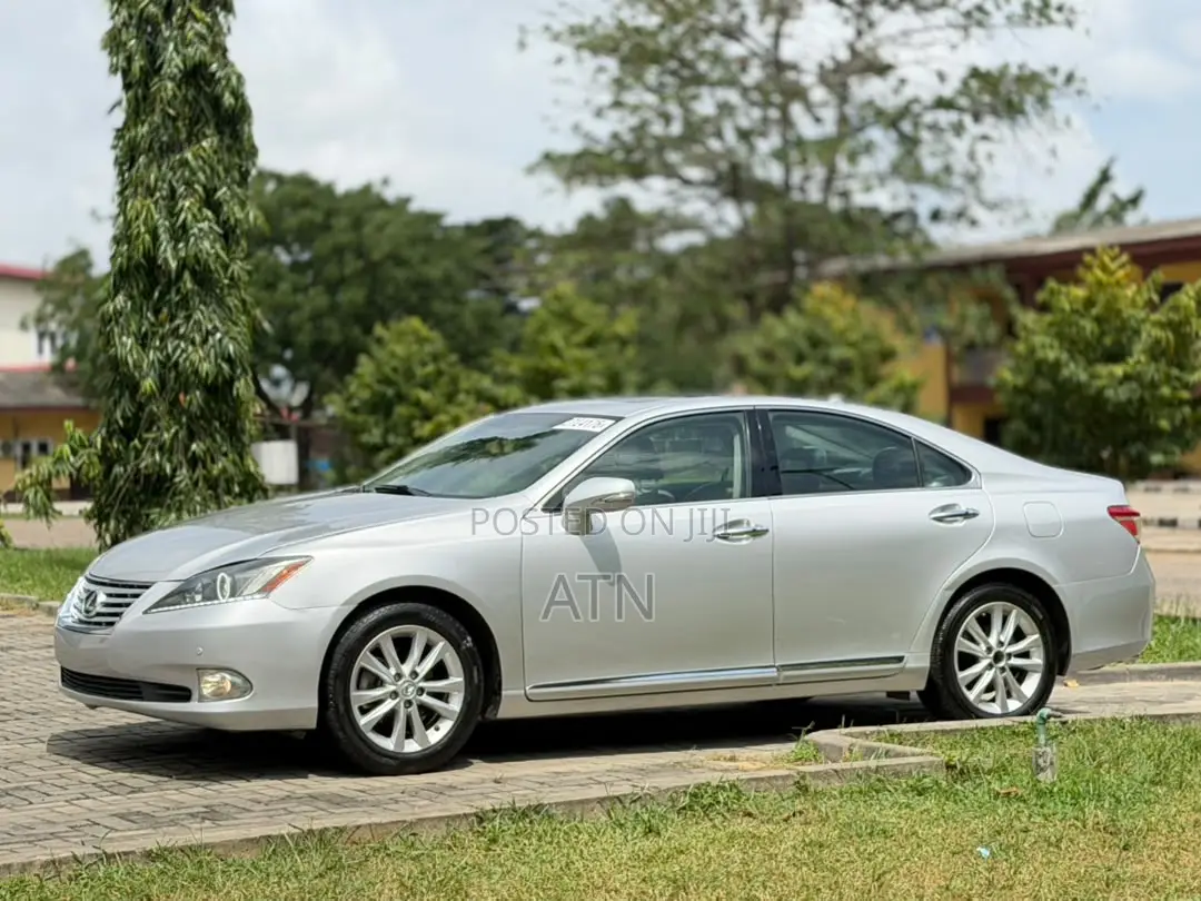 Lexus ES 2012 Silver
