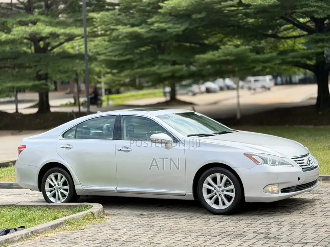 Lexus ES 2012 Silver