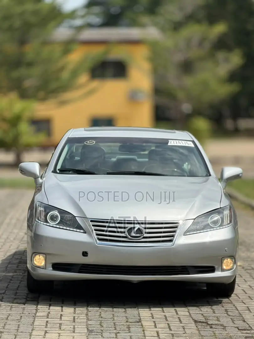 Lexus ES 2012 Silver