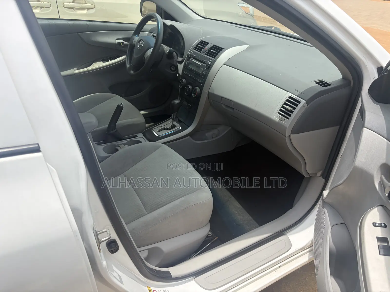 Toyota Corolla 2010 White