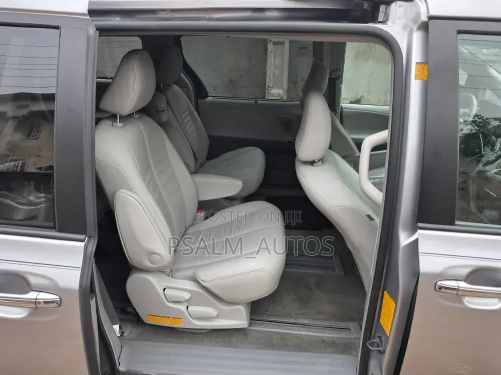 Toyota Sienna XLE 7 Passenger 2011 Gray
