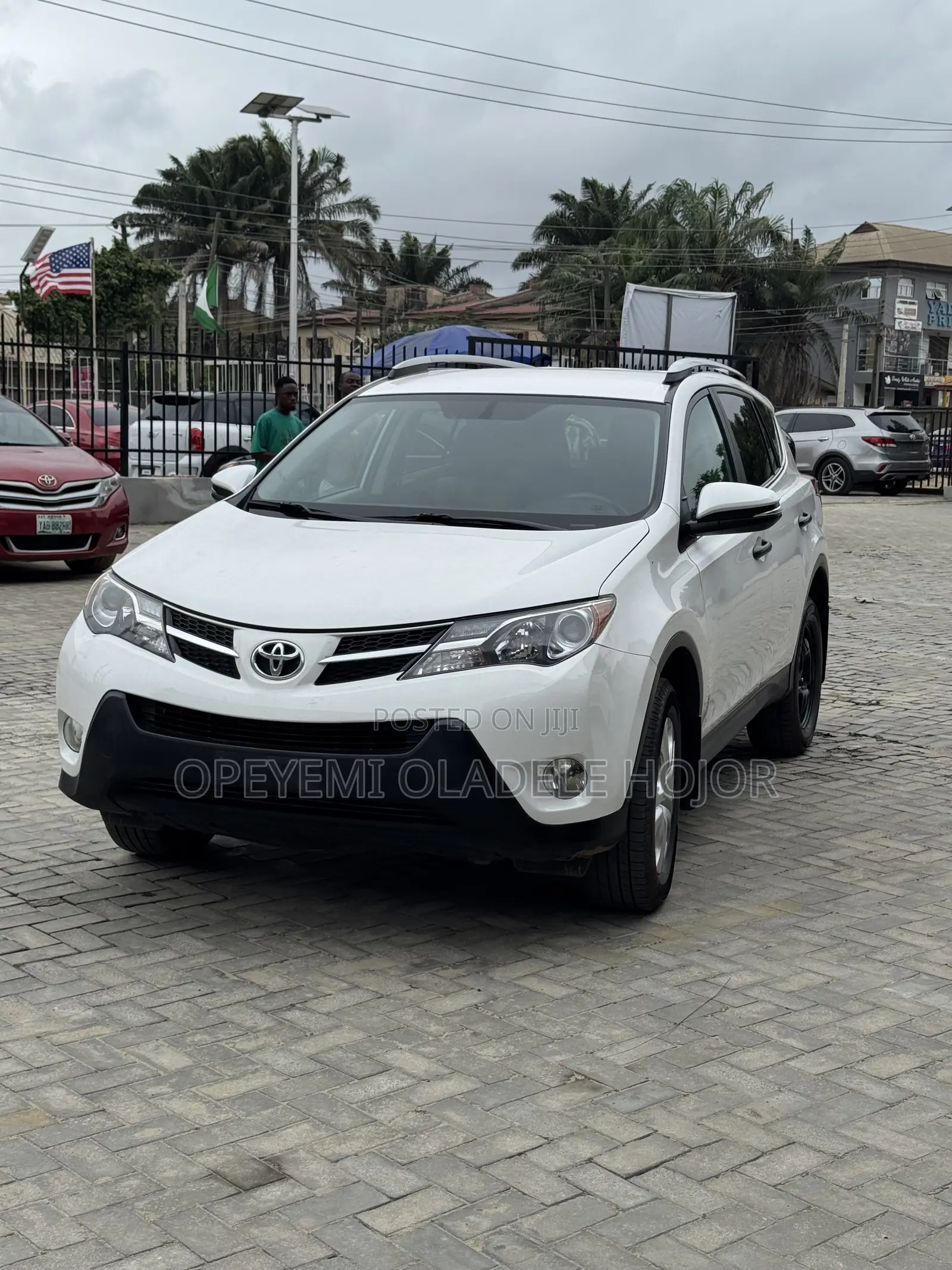 Toyota RAV4 LE 4dr SUV (2.5L 4cyl 6A) 2014 White