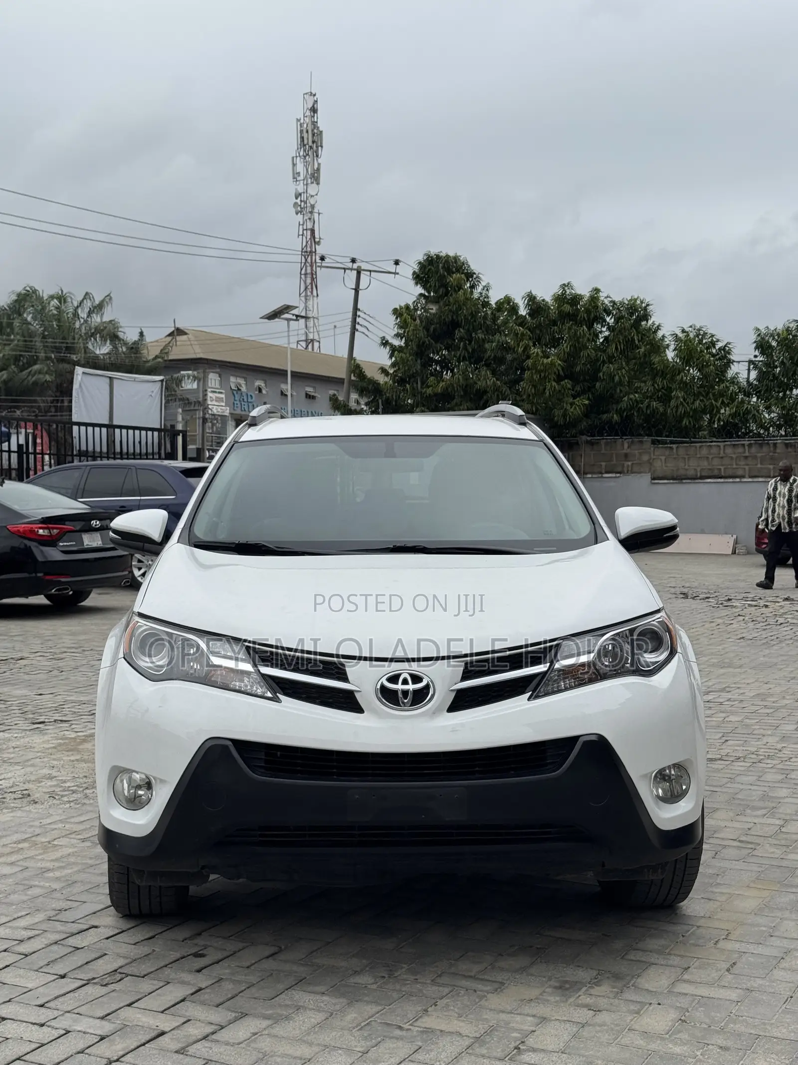 Toyota RAV4 LE 4dr SUV (2.5L 4cyl 6A) 2014 White
