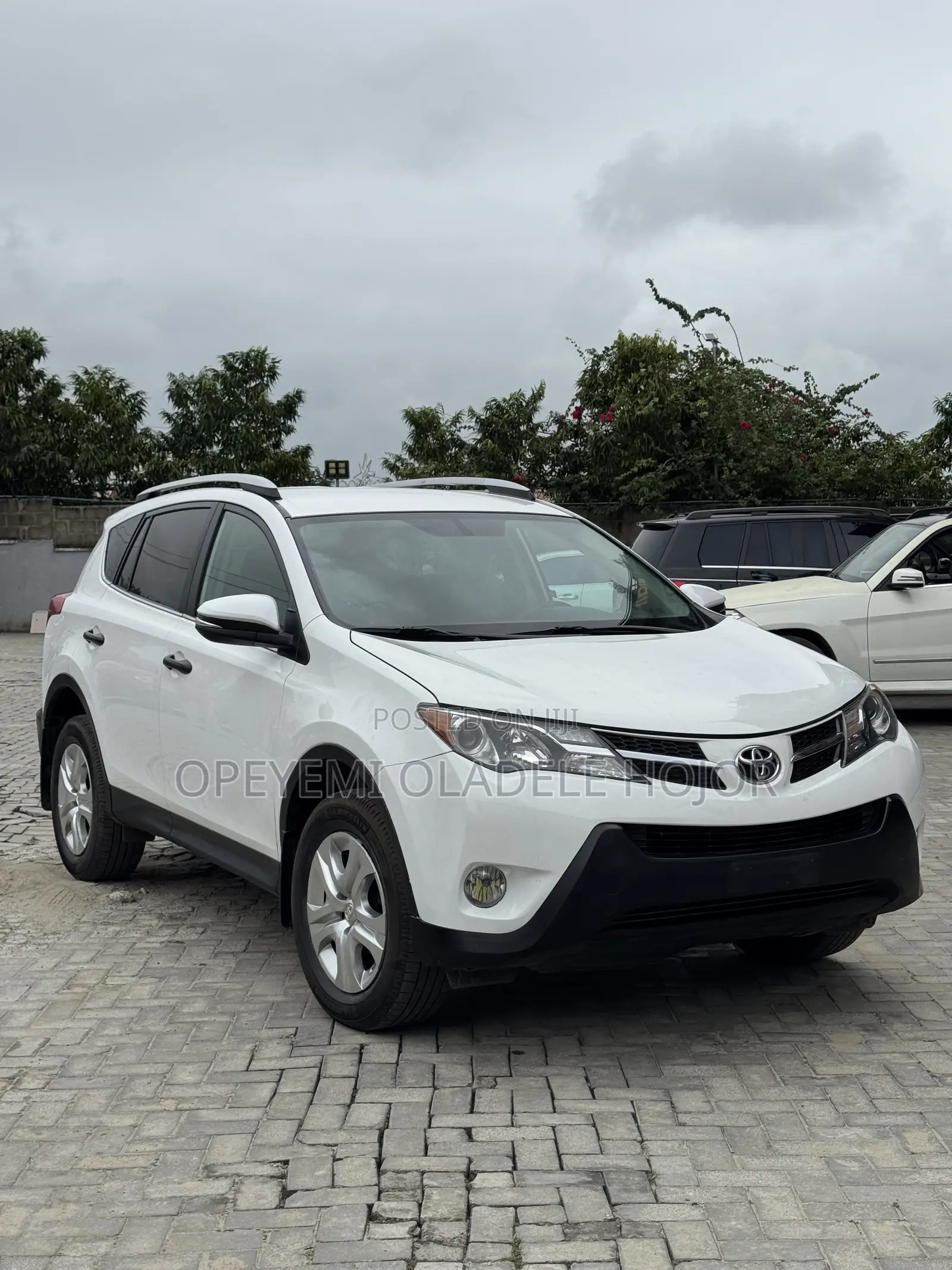 Toyota RAV4 LE 4dr SUV (2.5L 4cyl 6A) 2014 White