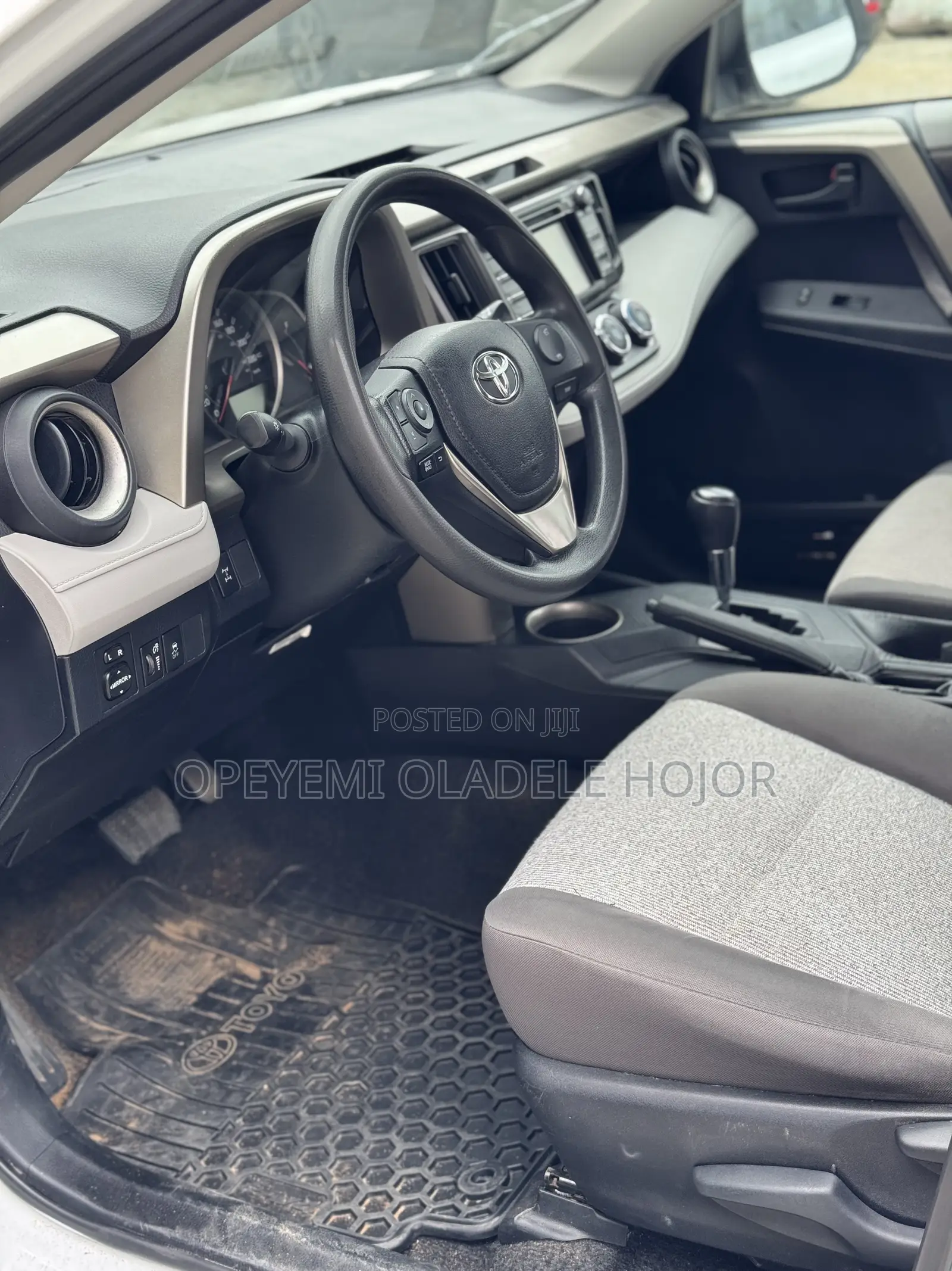 Toyota RAV4 LE 4dr SUV (2.5L 4cyl 6A) 2014 White