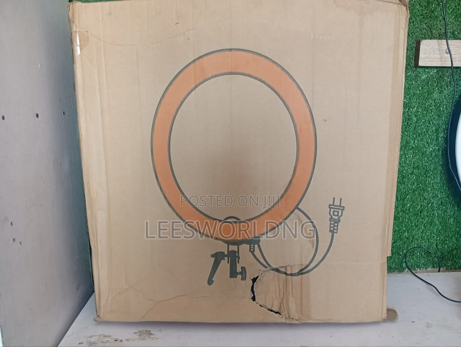 18 Inches Old Model Non Rechargeable Ring Light With Bag and Tripod
