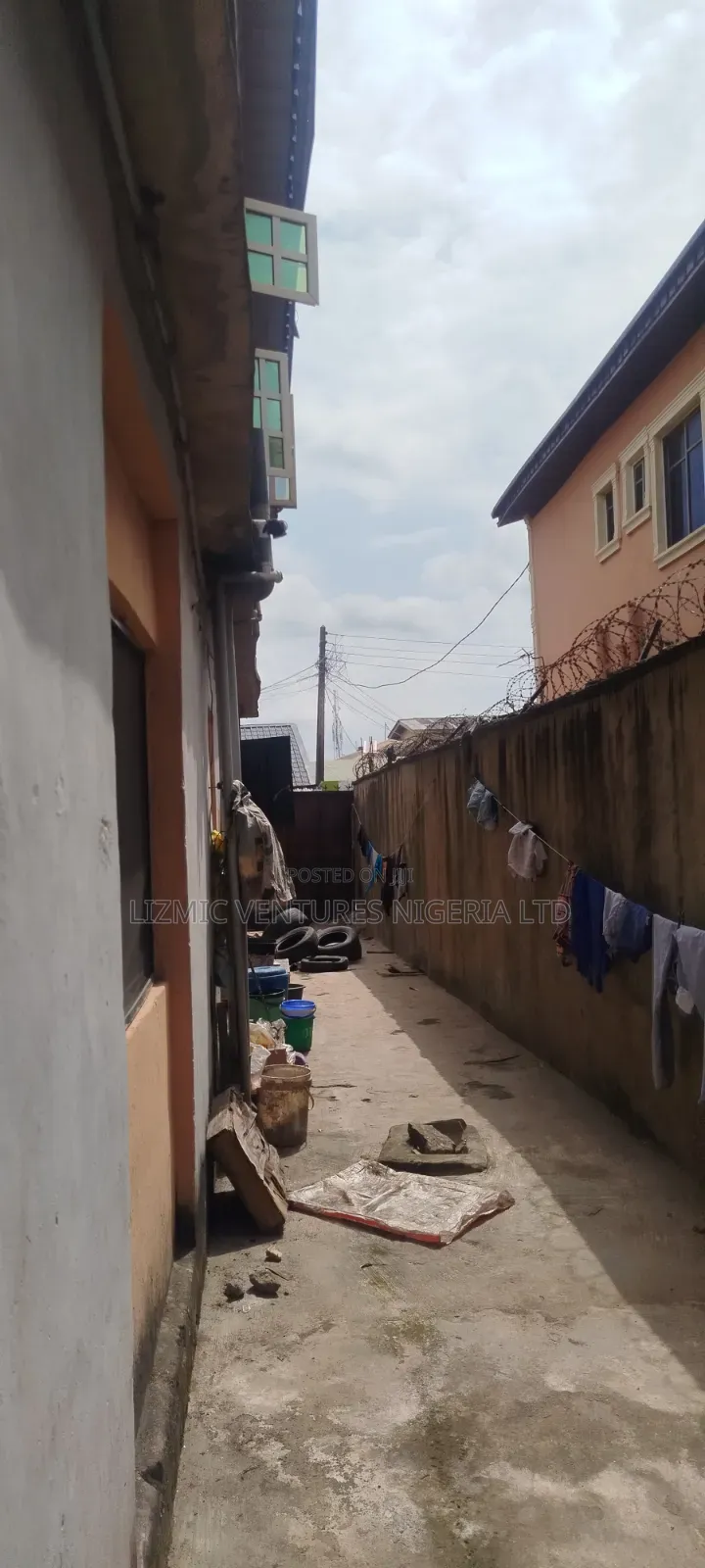 3bdrm Block of Flats in Igando for sale
