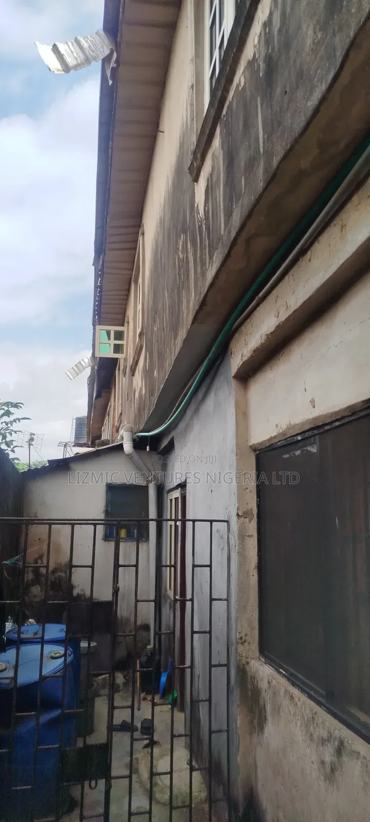 3bdrm Block of Flats in Igando for sale