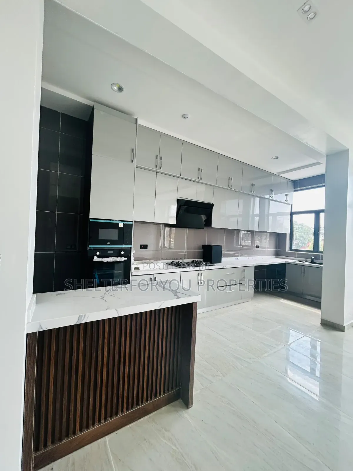 2bdrm Apartment in Lekki Phase 1 for sale