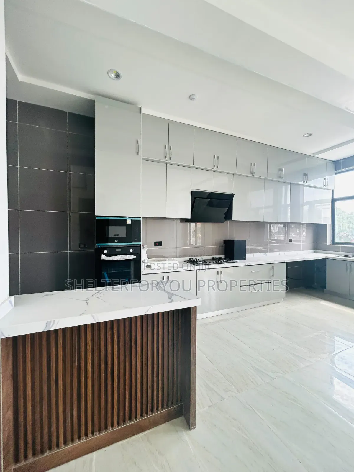 2bdrm Apartment in Lekki Phase 1 for sale