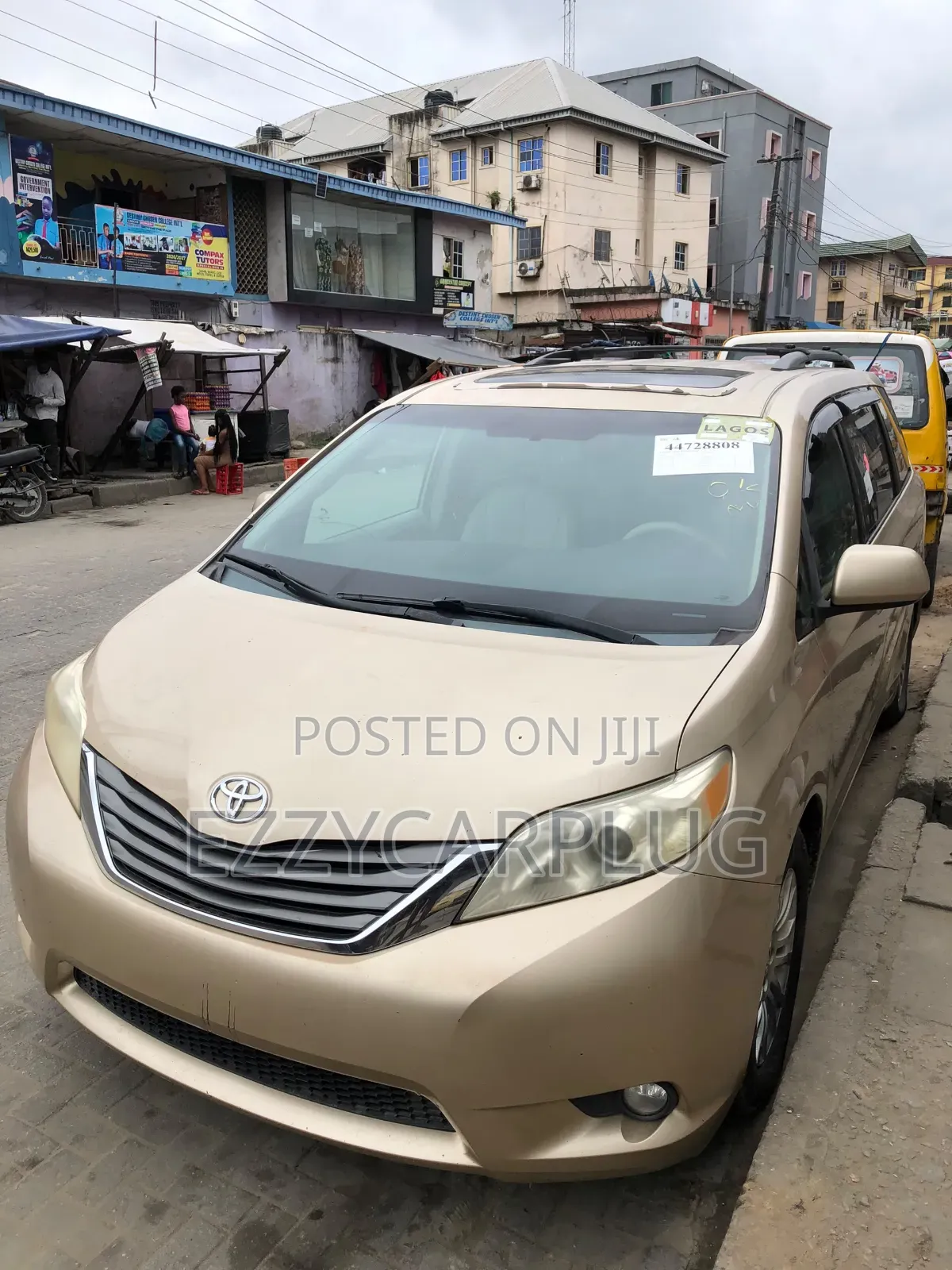 Toyota Sienna XLE 8 Passenger 2012 Gold