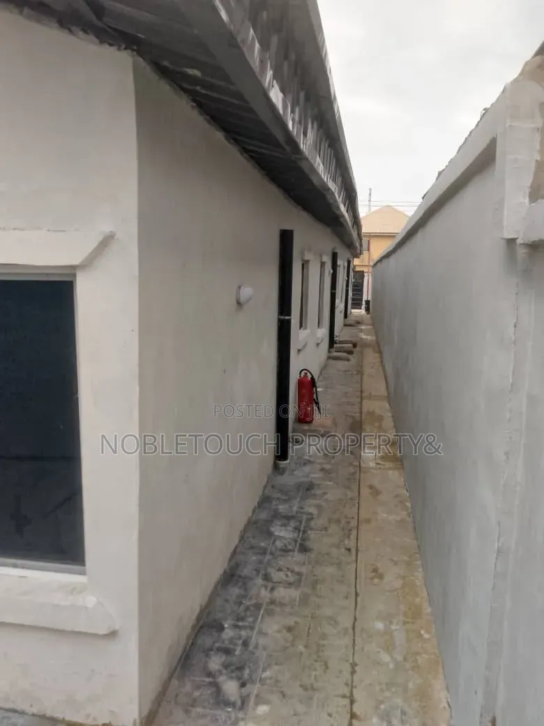 2bdrm Block of Flats in Governor Road Ikotun for sale