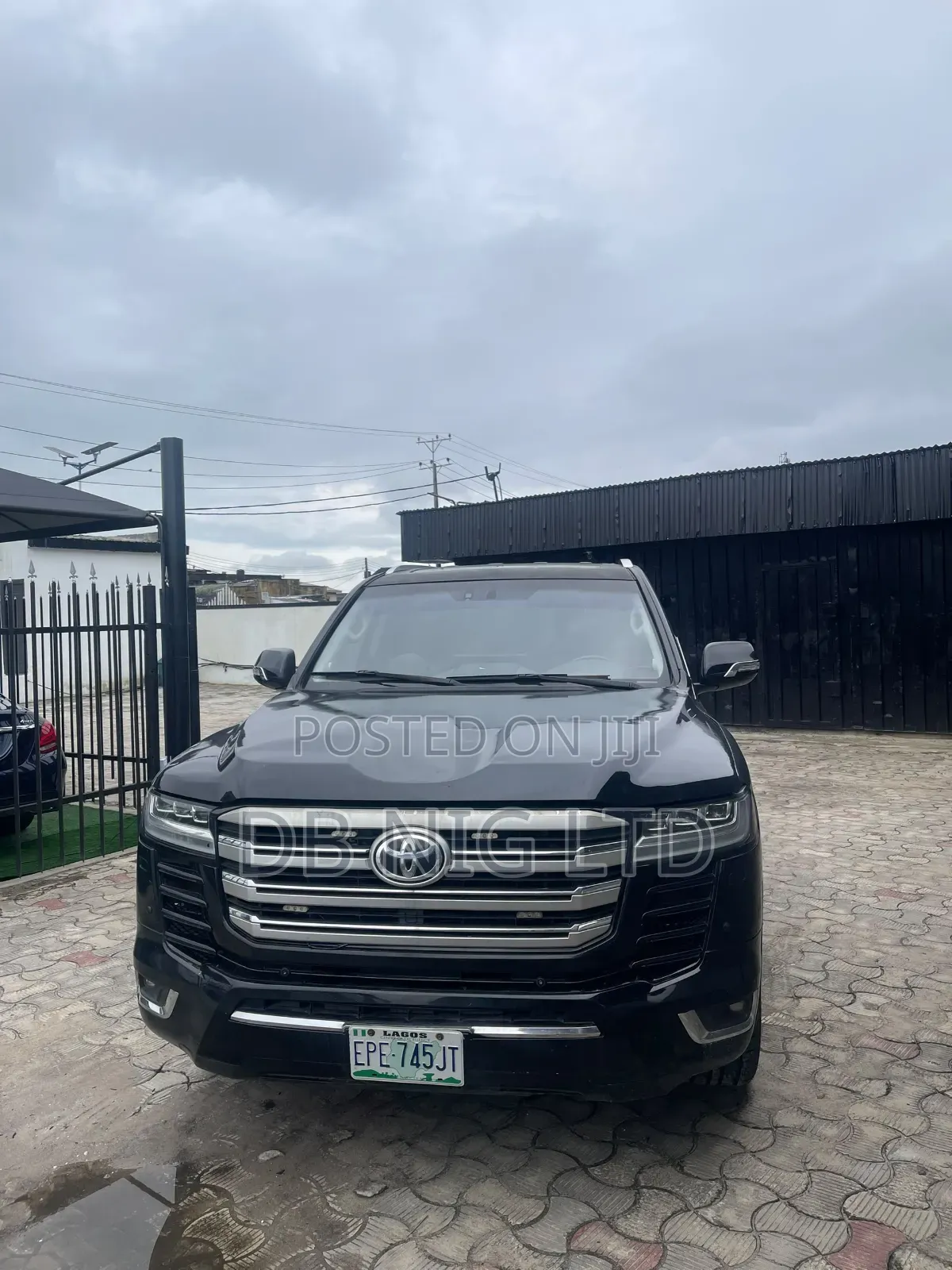 Toyota Land Cruiser 4.6 V8 VX-R 2013 Black