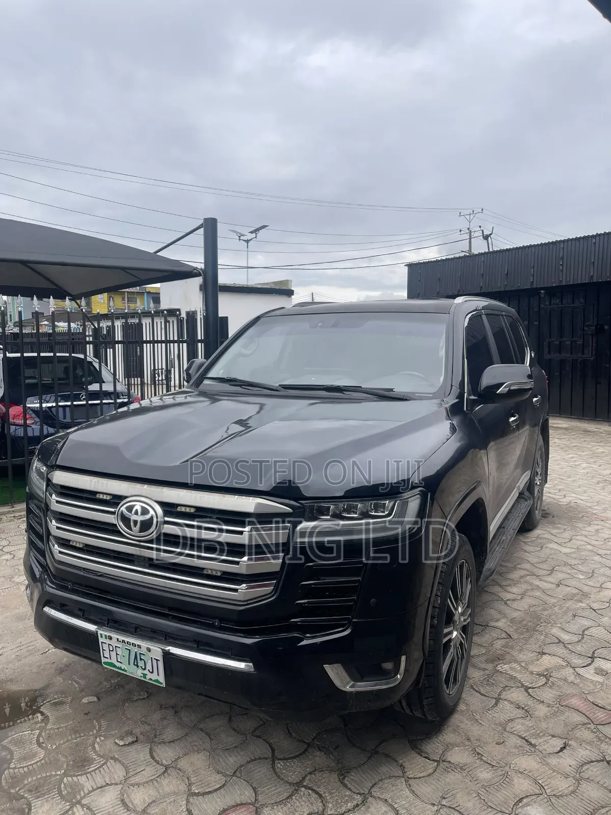 Toyota Land Cruiser 4.6 V8 VX-R 2013 Black