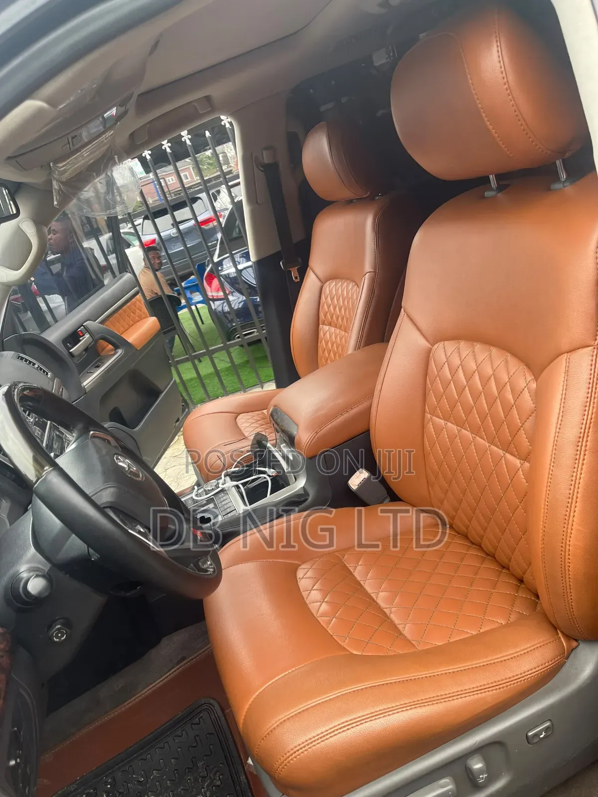 Toyota Land Cruiser 4.6 V8 VX-R 2013 Black