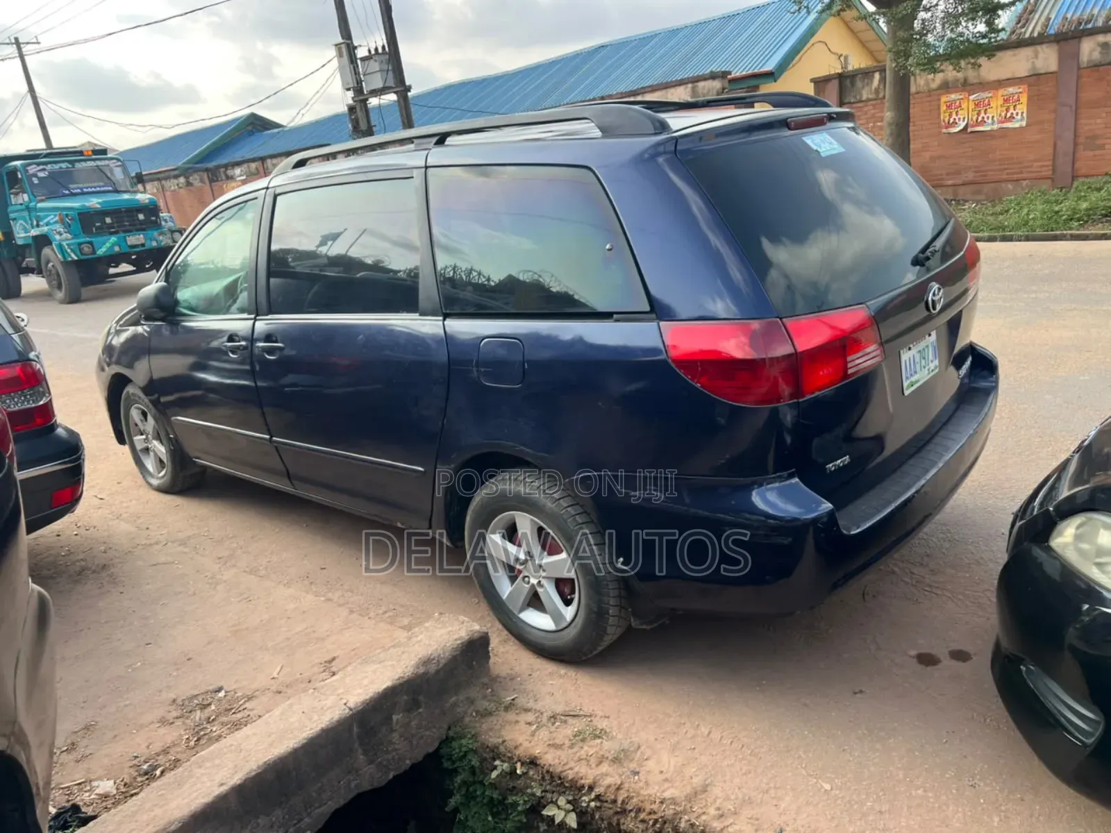 Toyota Sienna 2005 Blue