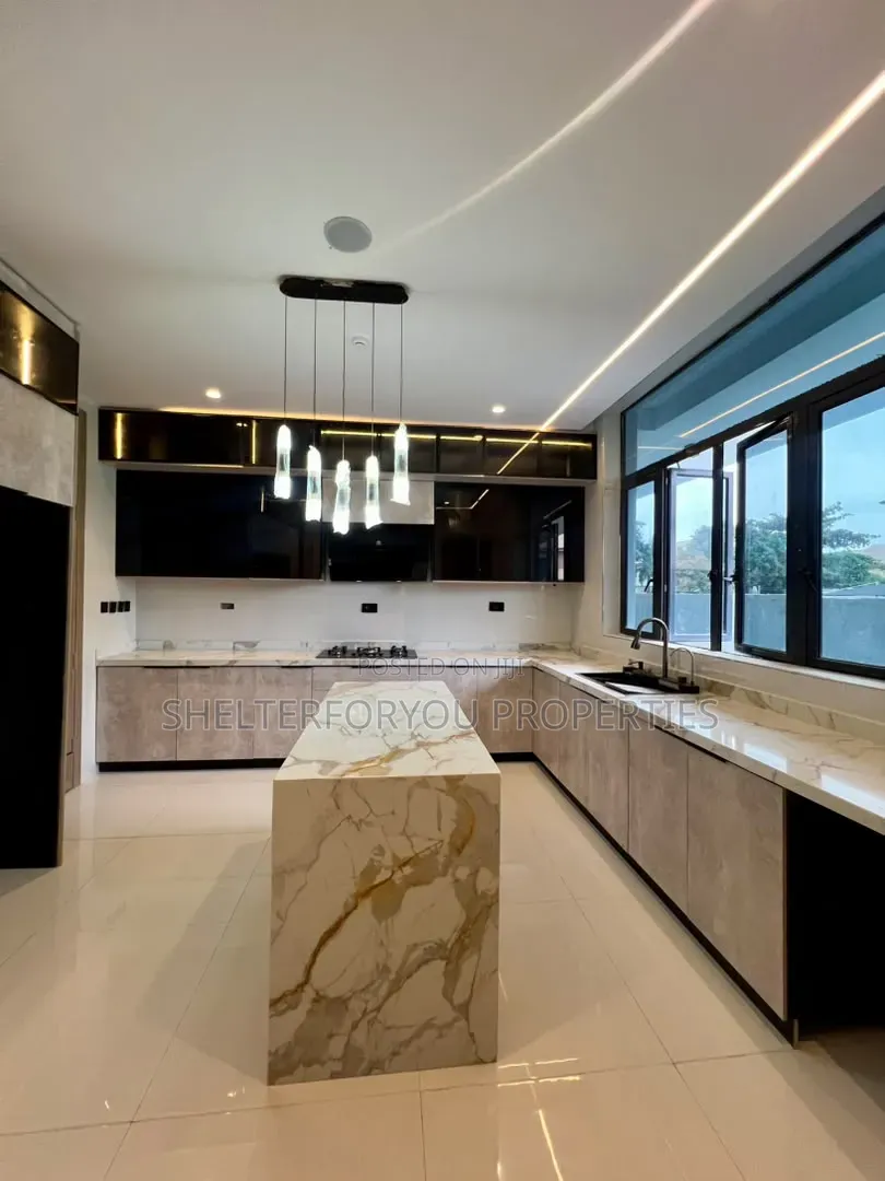 5bdrm Duplex in VGC / Ajah for sale