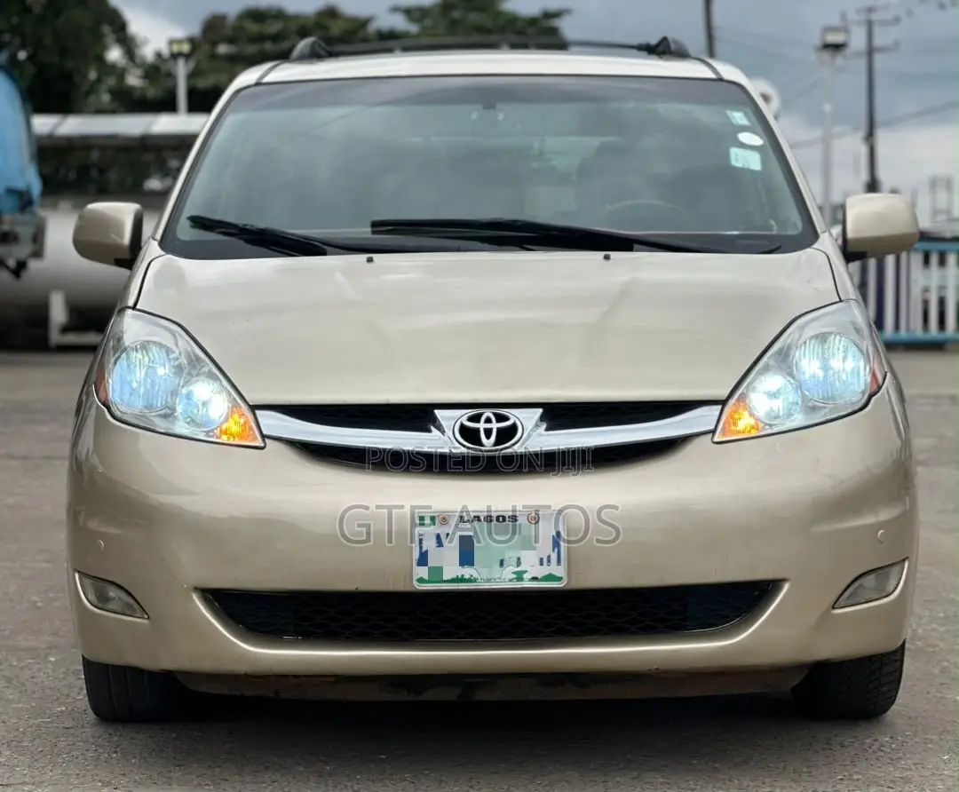 Toyota Sienna XLE Limited 2008 Gold