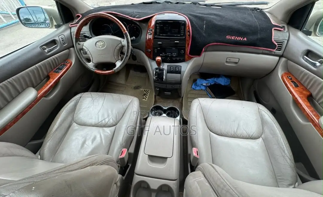 Toyota Sienna XLE Limited 2008 Gold