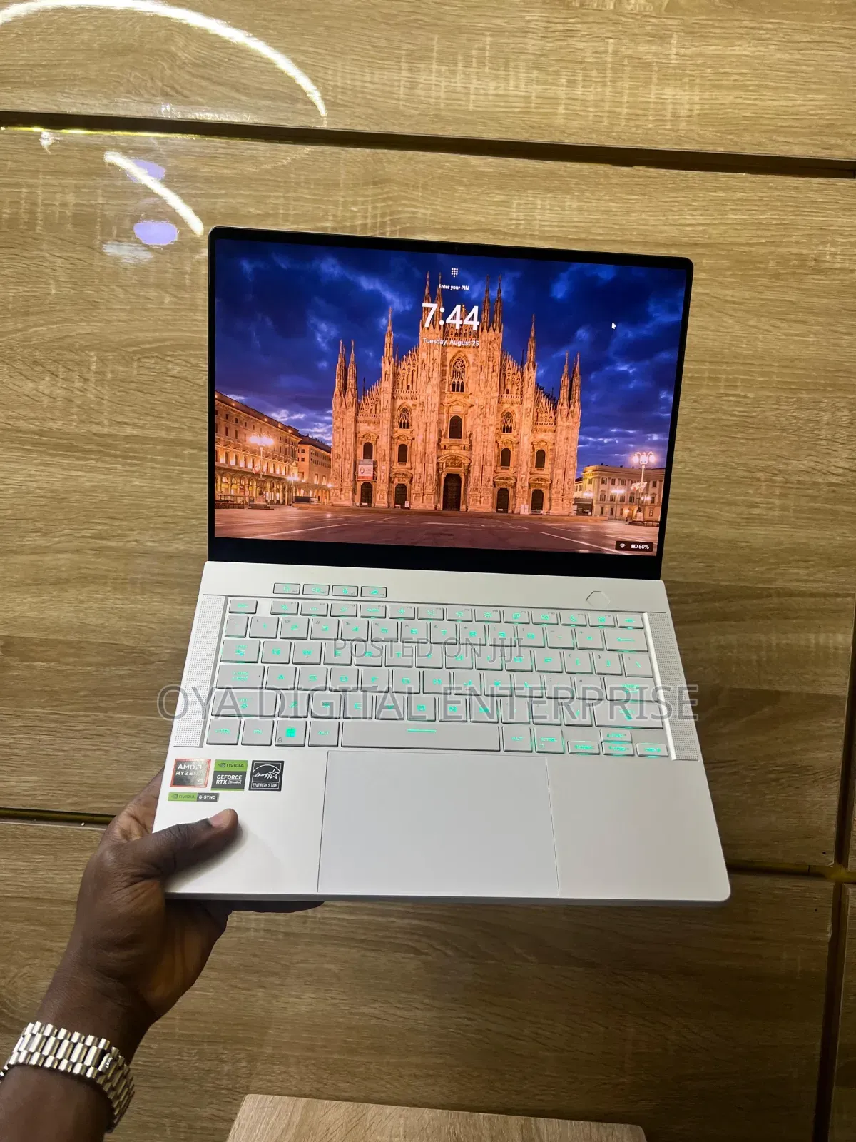 Laptop Asus ROG Zephyrus G14 16GB AMD Ryzen 9 SSD 1T