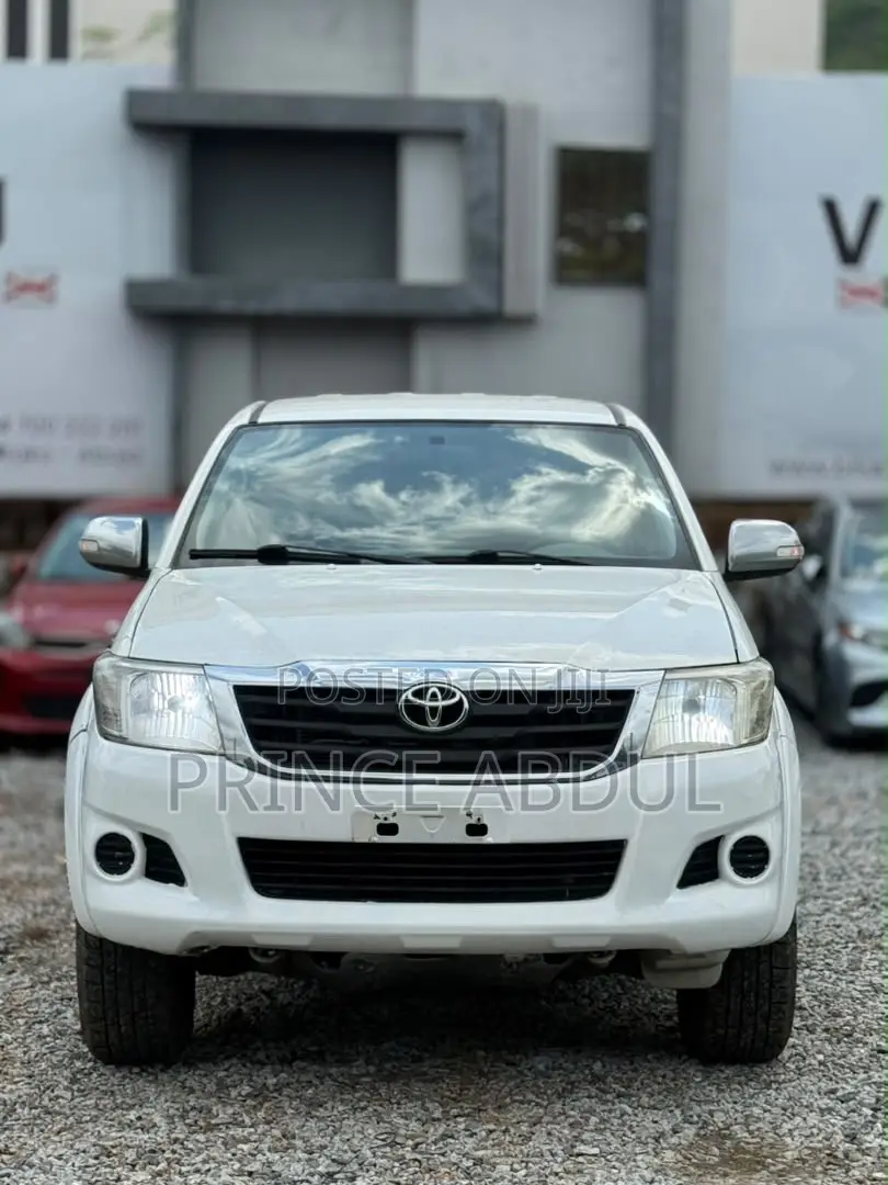 Toyota Hilux 2014 White