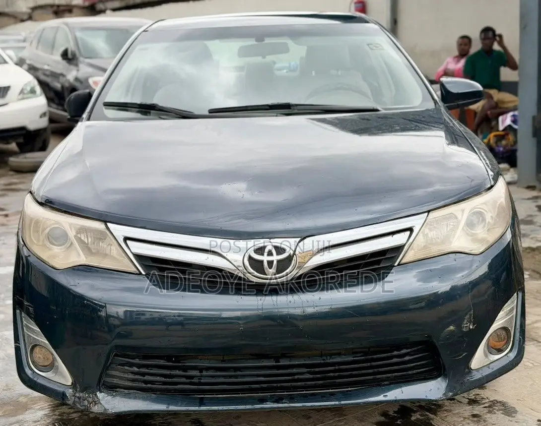 Toyota Camry LE 4dr Sedan (2.5L 4cyl 6A) 2013 Blue