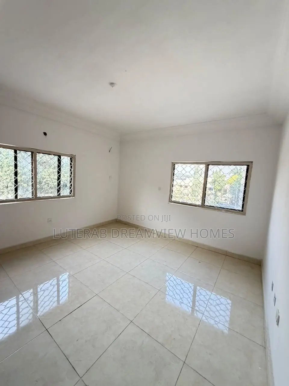 3bdrm Block of Flats in Heart Of Wuse 2 for rent