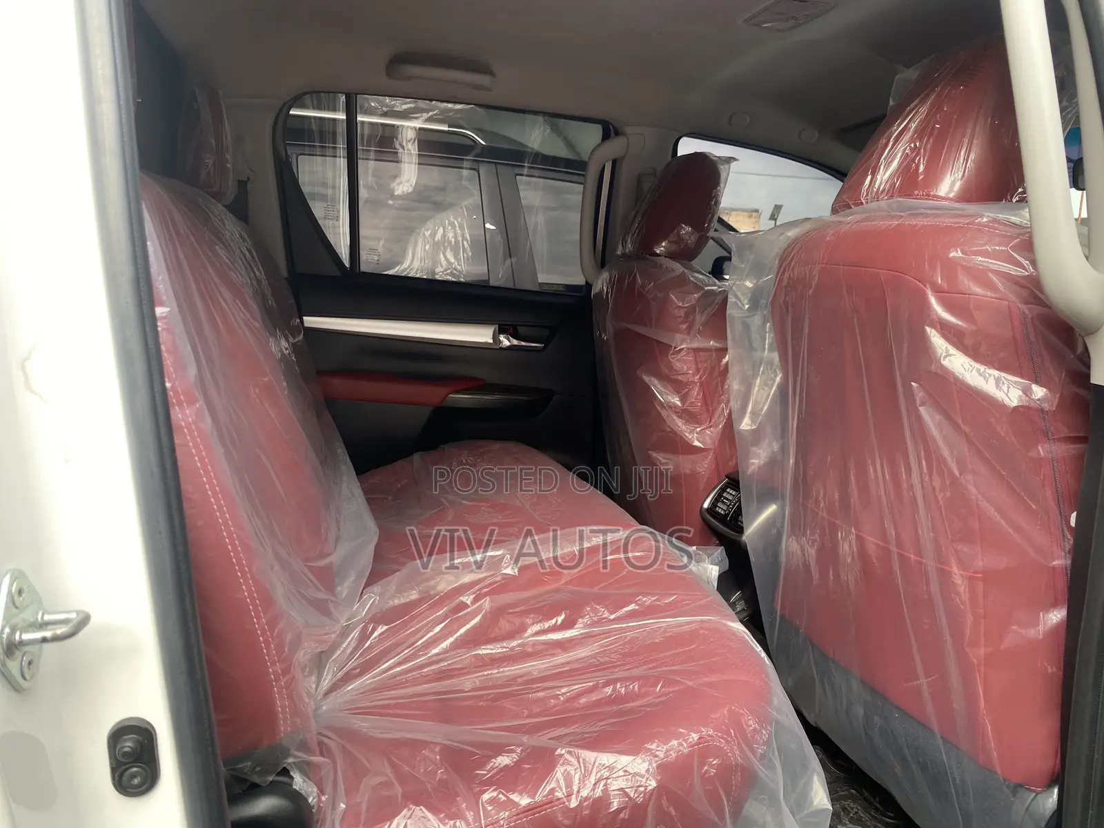 Toyota Hilux 2023 White