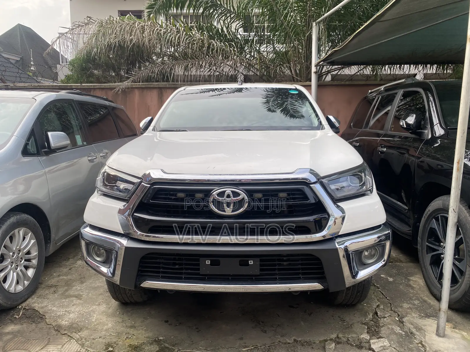 Toyota Hilux 2023 White