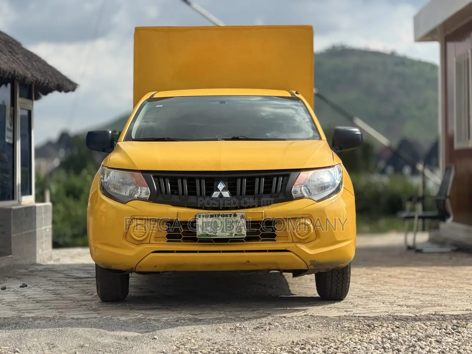 Mitsubishi L200 Club Cab 2.2 4WD 2017 Yellow
