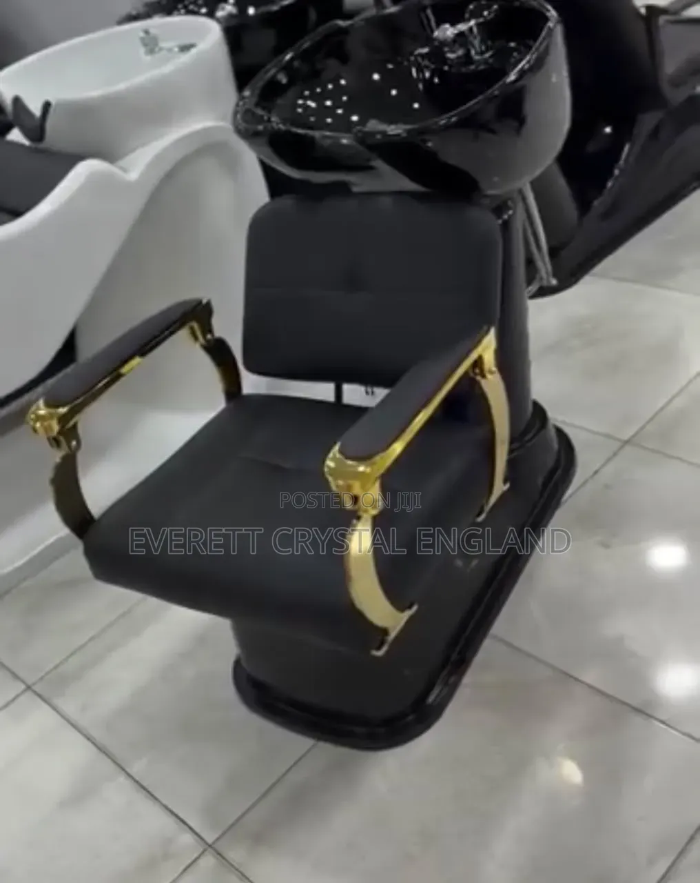 Executive Salon Chair With Gold Design