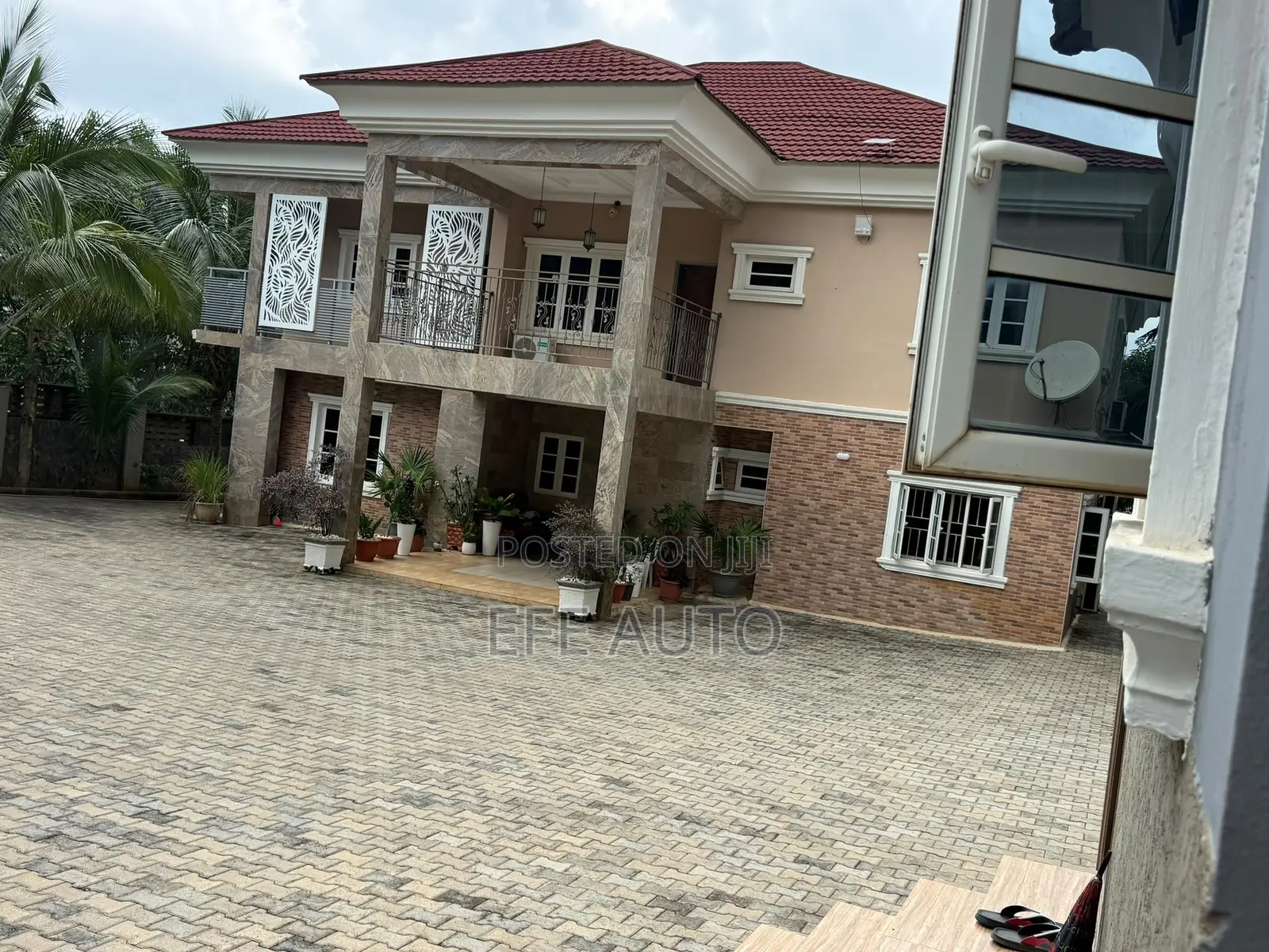 5bdrm Duplex in Guzape District for sale
