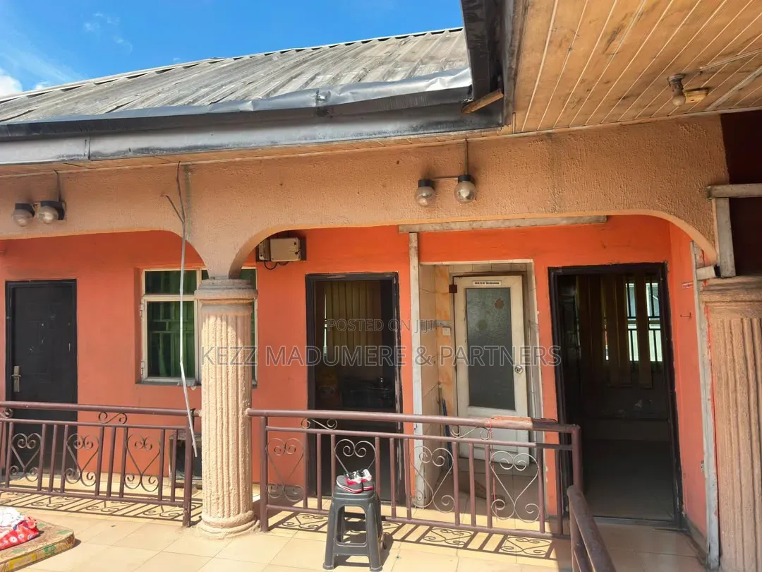 5bdrm Block of Flats in Rumuosi , Port, East West Road for sale