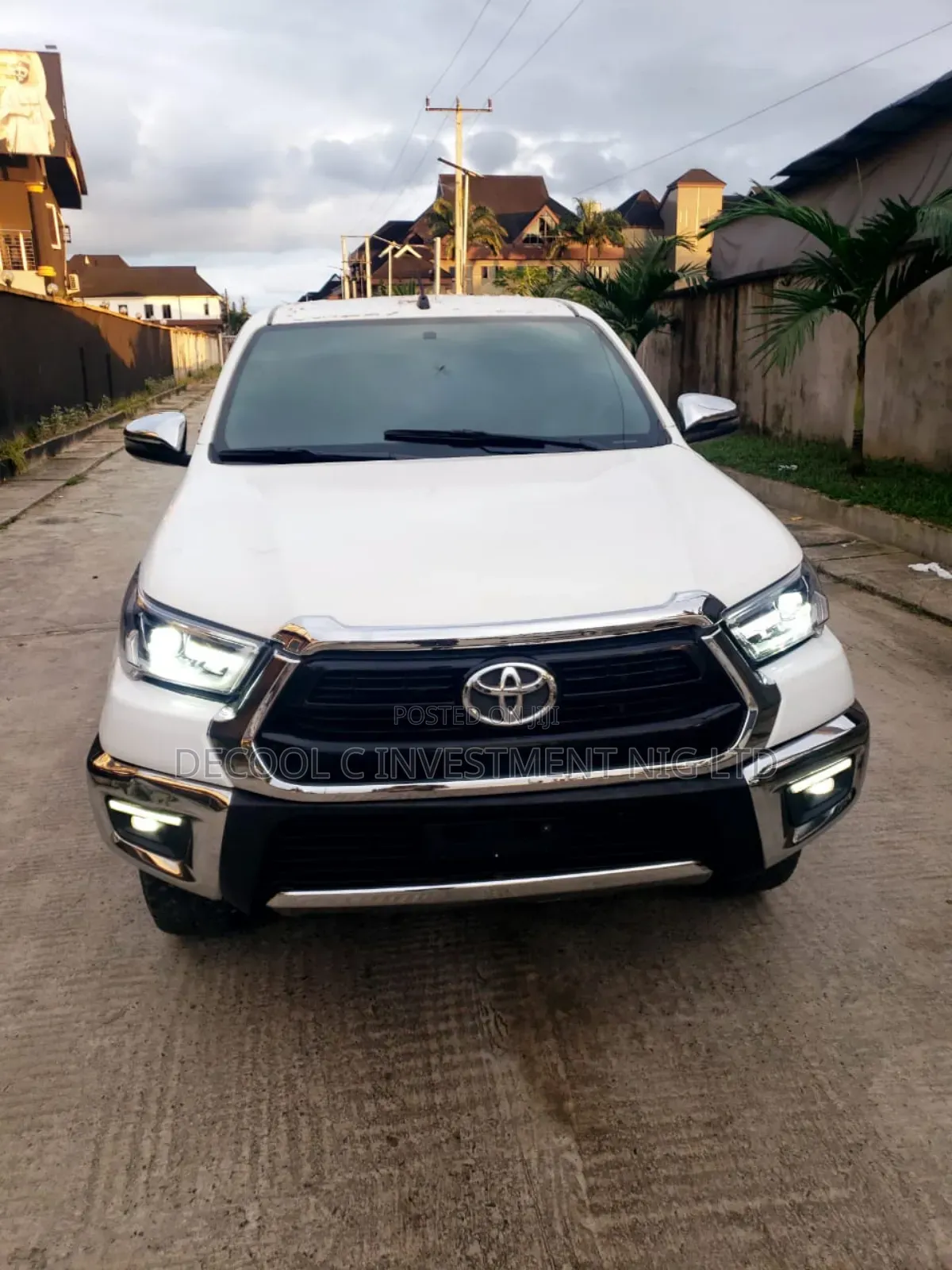 Toyota Hilux 2023 White