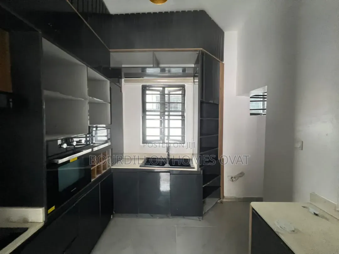 4bdrm Duplex in Ado Road Ajah Lagos for sale