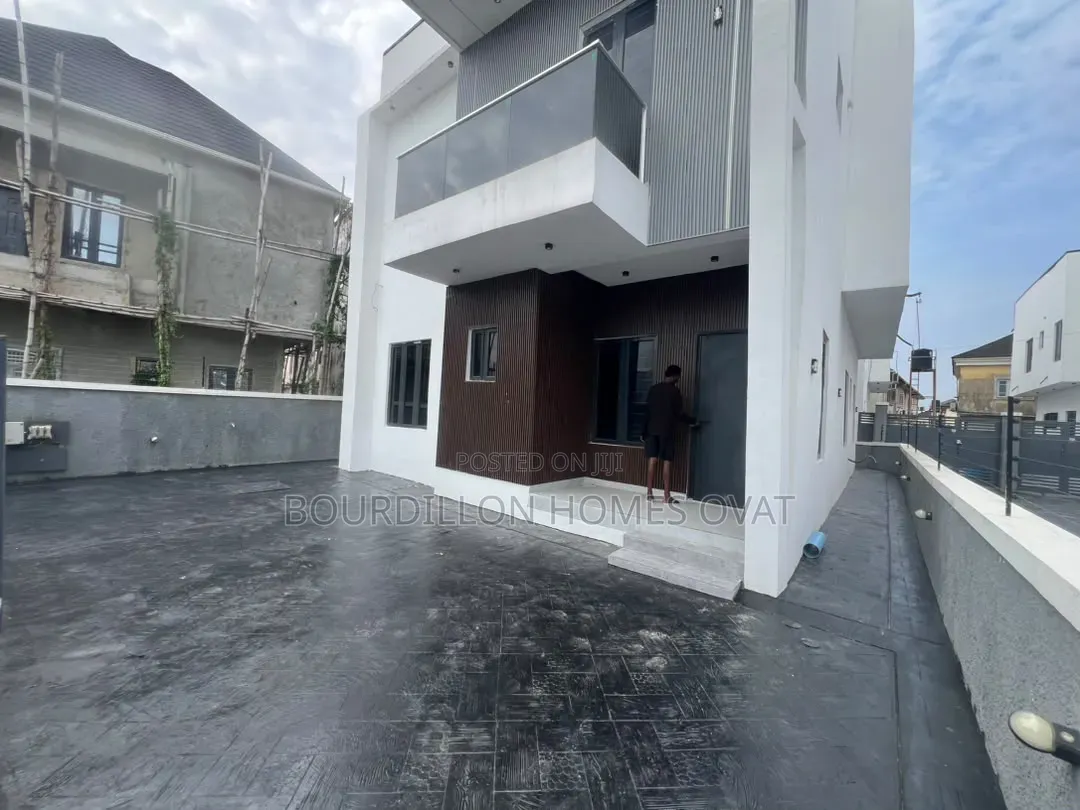 4bdrm Duplex in Ado Road Lagos for sale