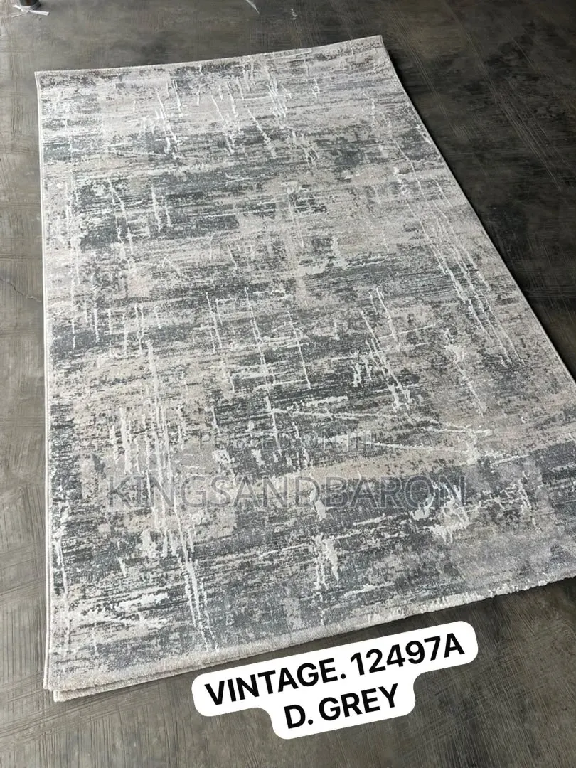 5x7fts L.Beige and Grey Turkey Center Rug