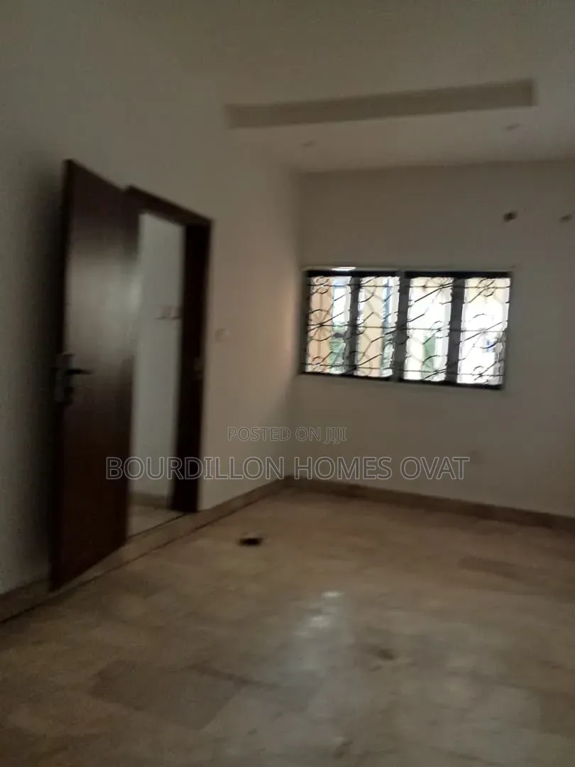 1bdrm Apartment in Lekki Phase 1 for rent