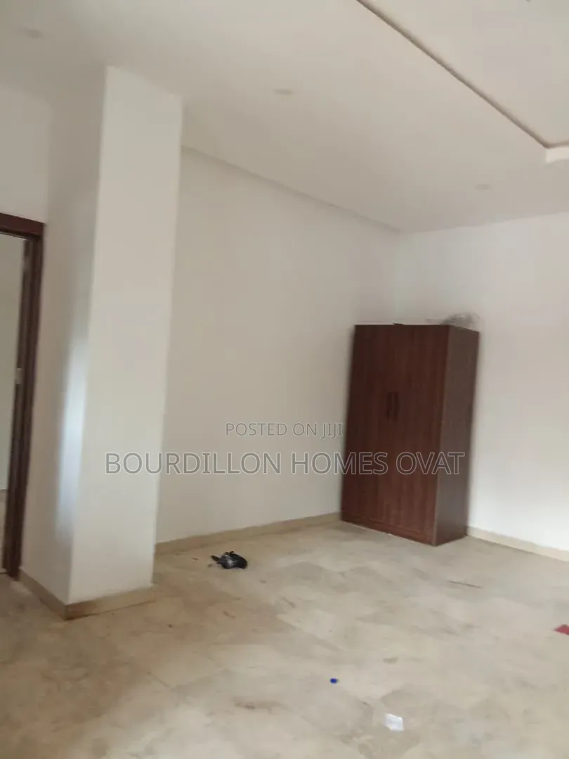 1bdrm Apartment in Lekki Phase 1 for rent