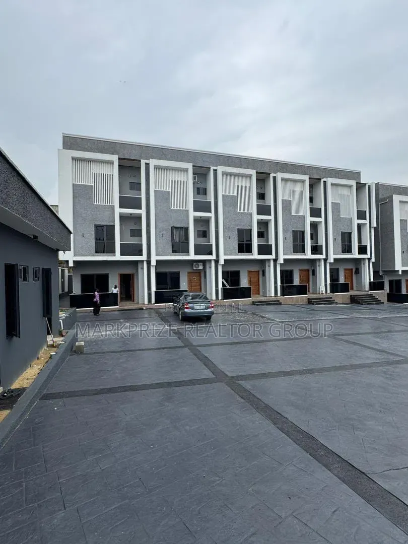 4bdrm Duplex in Magodo Phase 2 Lagos for sale