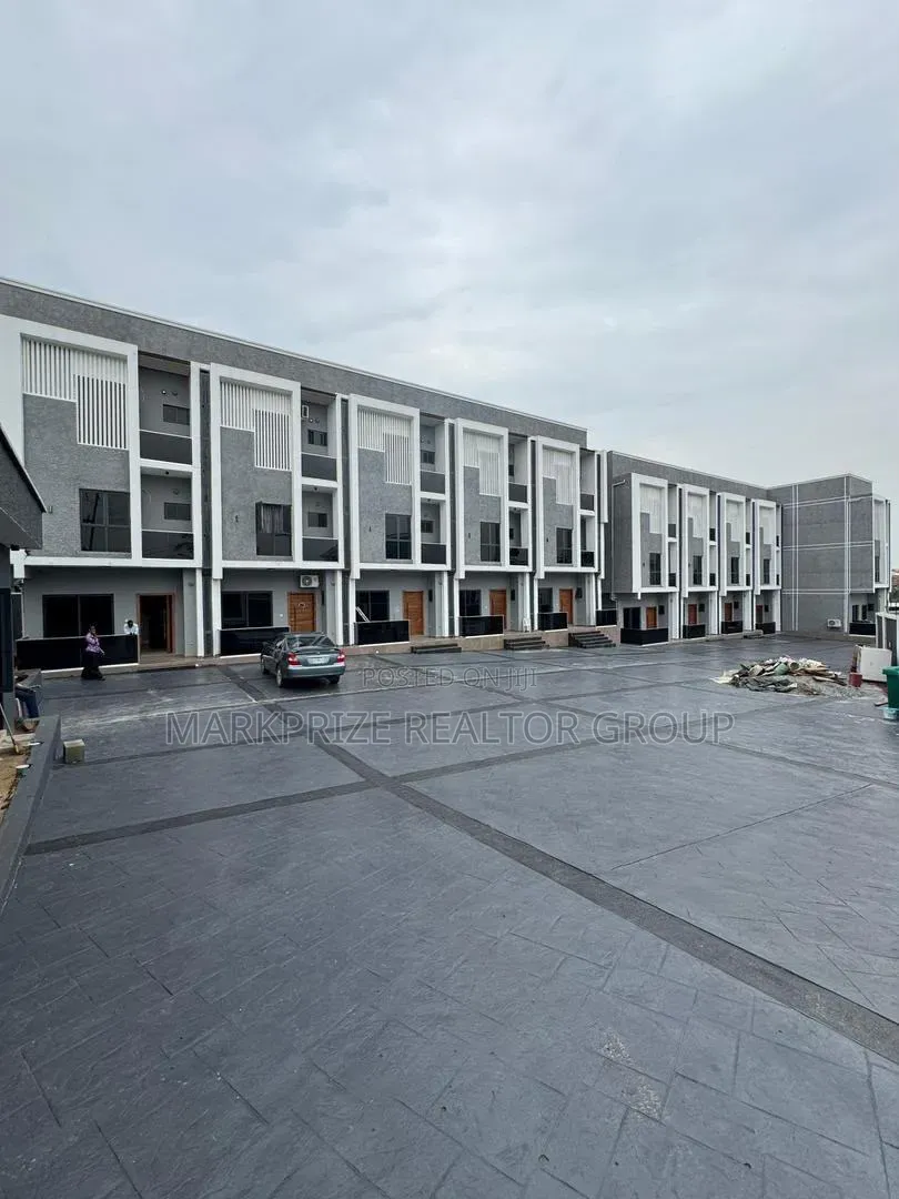 4bdrm Duplex in Magodo Phase 2 Lagos for sale