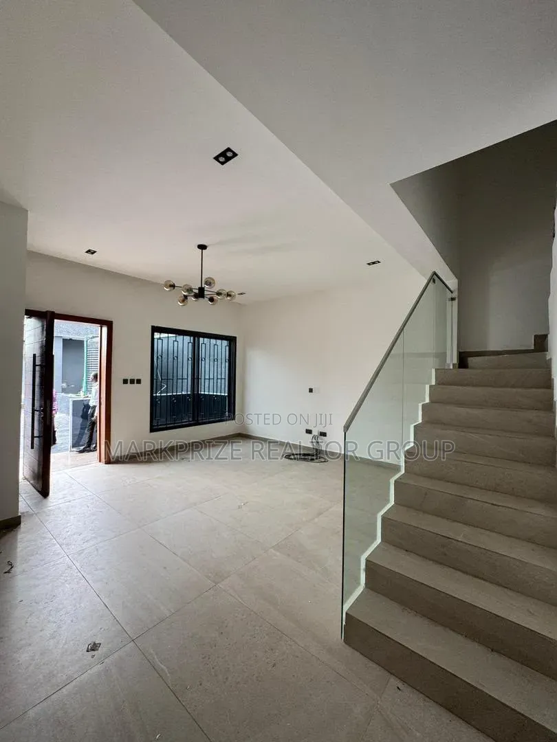 4bdrm Duplex in Magodo Phase 2 Lagos for sale