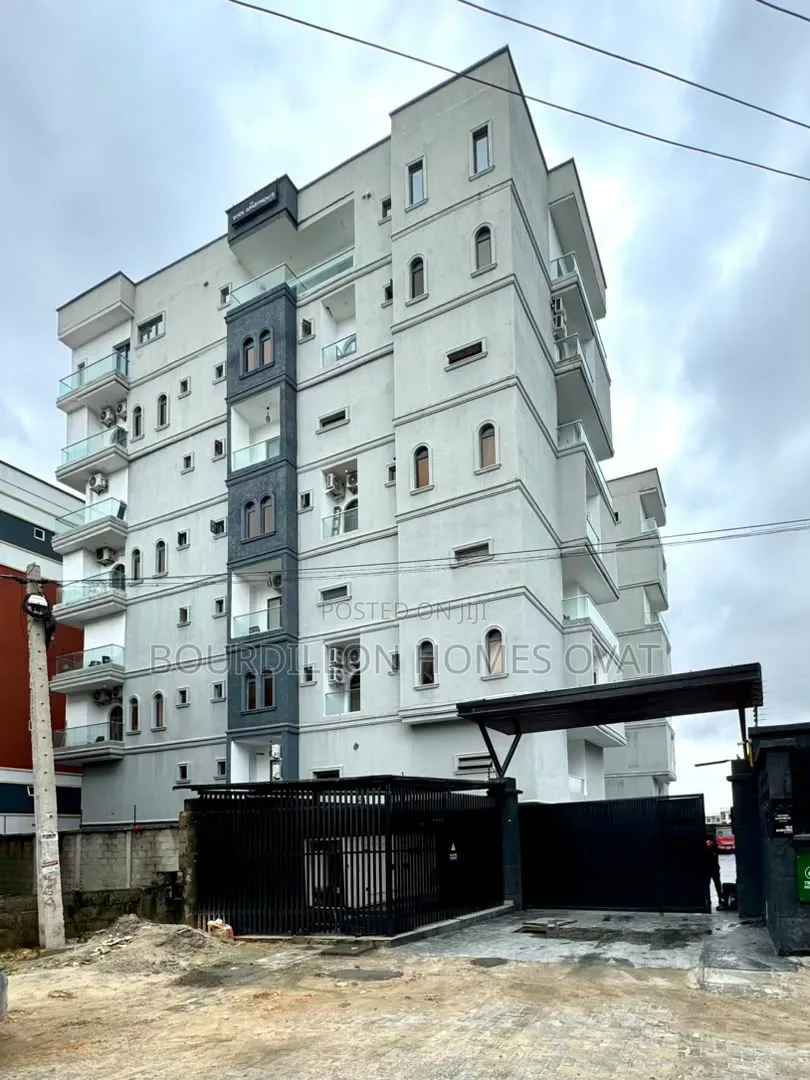 2bdrm Maisonette in Lekki Phase 1 for sale