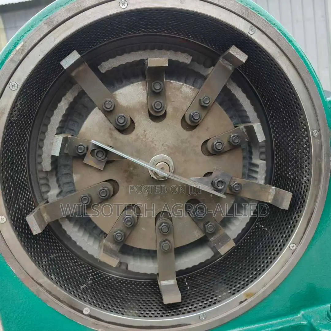 2ton/Hr Pulverizer Machine With Cyclone Powered With Electric Motor