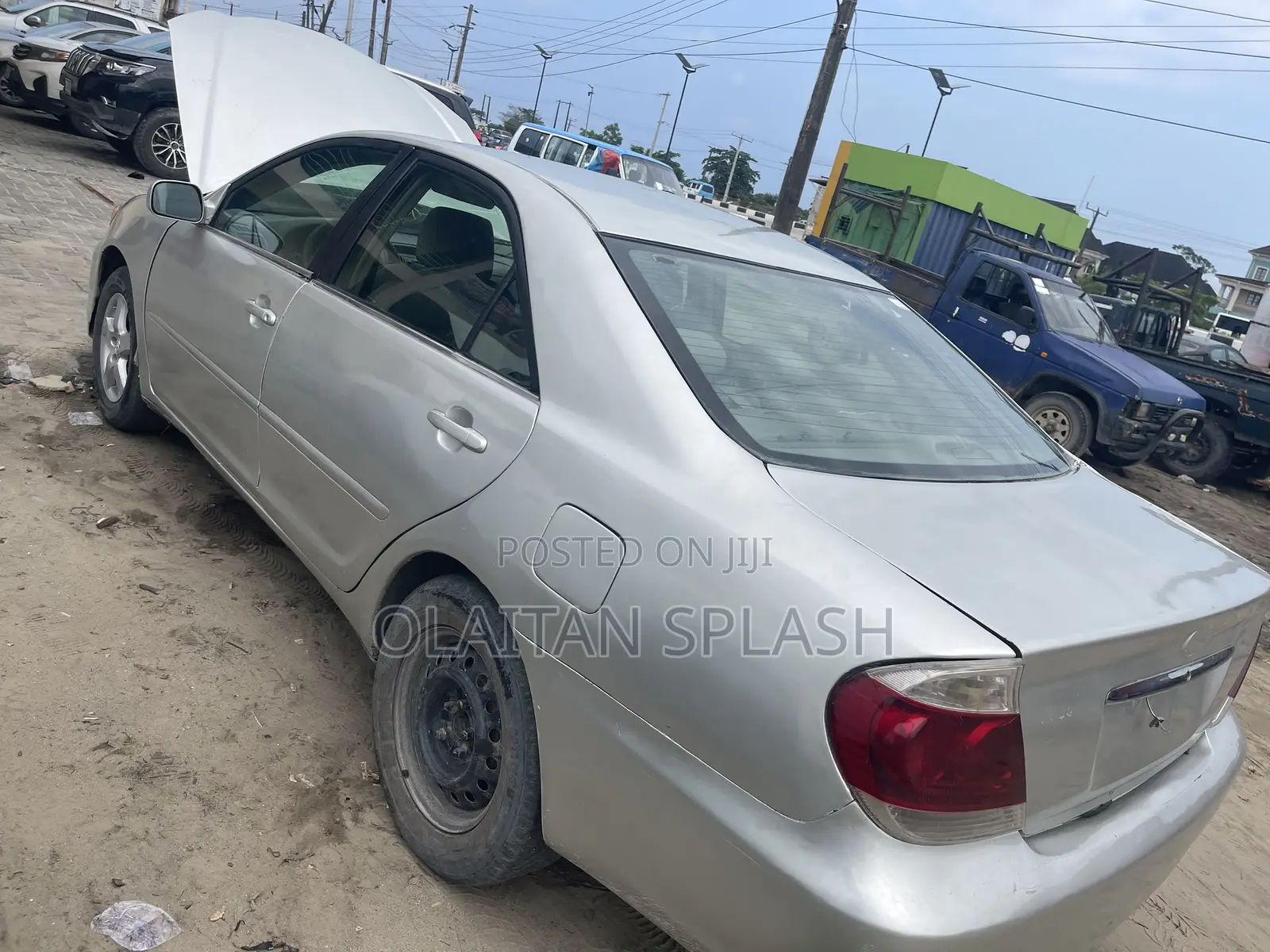 Toyota Camry LE 4dr Sedan (2.4L 4cyl 5A) 2005 Silver