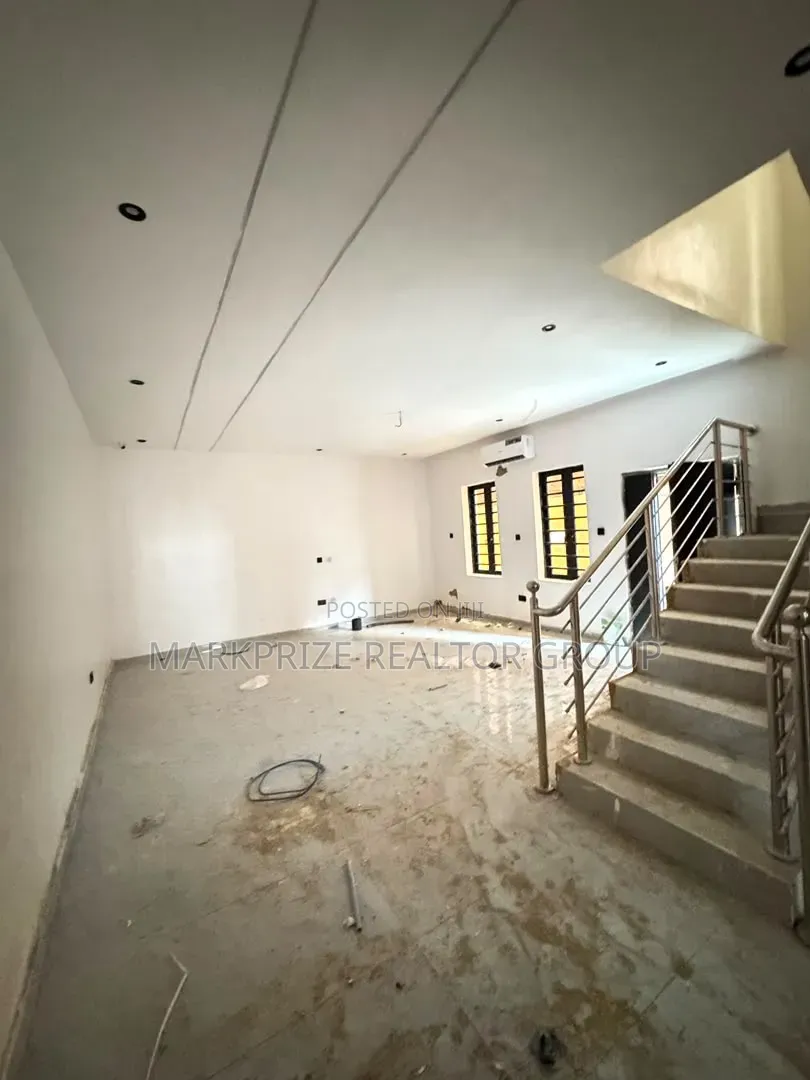 4bdrm Duplex in Gbagada Lagos for sale