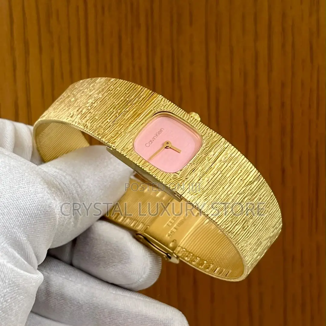 Calvin Klein Quality Luxury Ladies Chain Strap Wristwatch